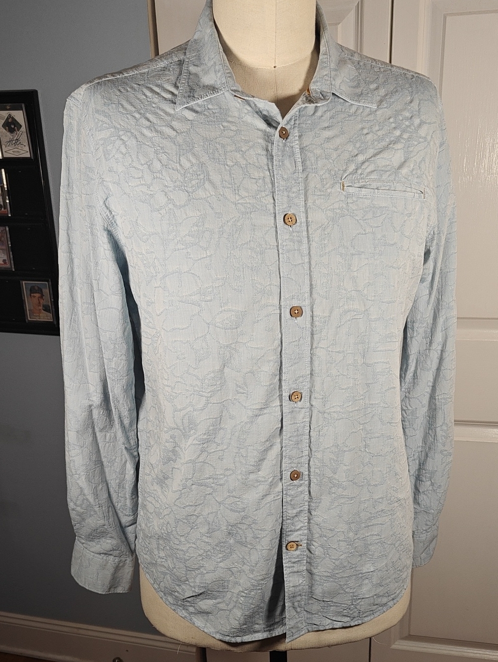32 Bar Blues Mens Large Light Blue Textured Cotton Button Down Shirt Wood Button